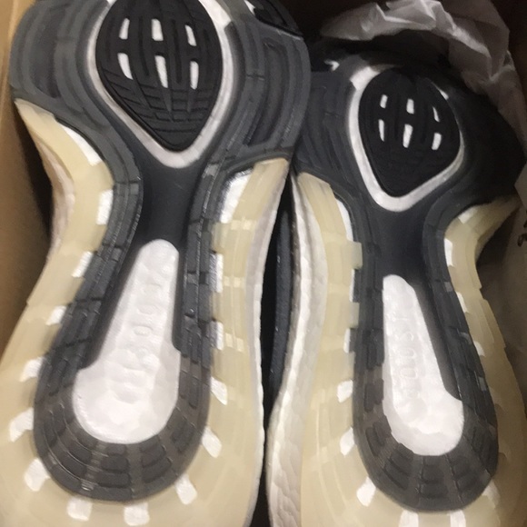 NEW Addias Ultraboost 21 W 5.5 Youth 7 women  Primeblue Running shoe BNiB - Picture 6 of 11